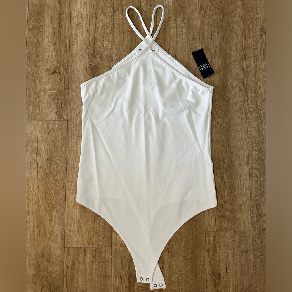 NWT ✨ Abercrombie & Fitch bodysuit 🤍